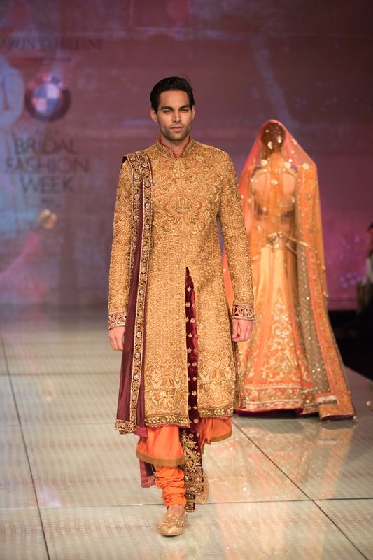 Tarun Tahiliani Top Indian Sherwani Designers Best Collection for Weddings and Parties (4)