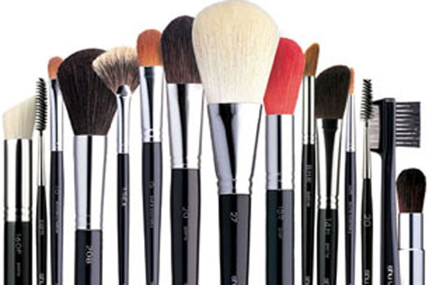 use of brushes - how to make your makeup lasts longer