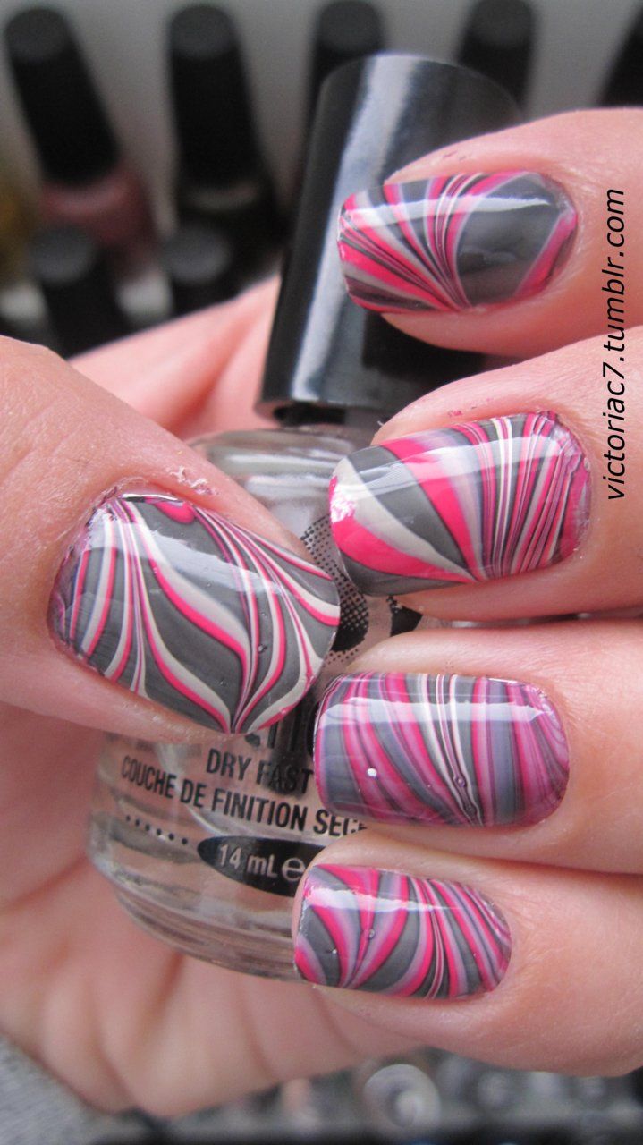 Water Marbling Nail-Art designs tutorial with steps for Christmas holidays (5)