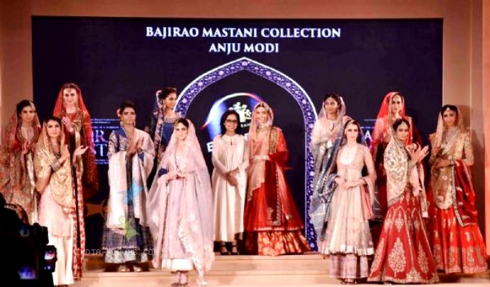 Deepika as Mastani in Anju Modi's Dresses Bajirao Mastani Collection (4)