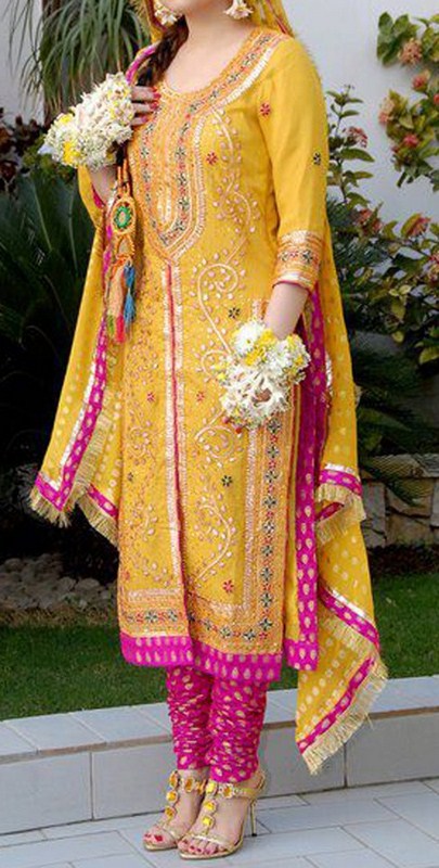 Beautiful & Best Mehndi Dresses Designs Collection for Girls 2014-2015 (9)