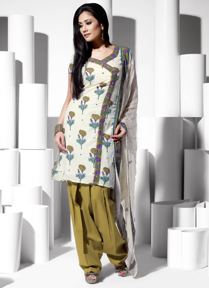 Latest Indian & Pakistani Best Neck-line (Gala) designs for Girls 2014-2015 (23)