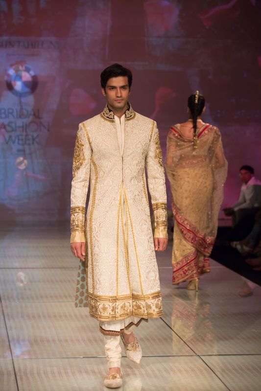 Tarun Tahiliani Top Indian Sherwani Designers Best Collection for Weddings and Parties (1)