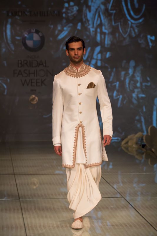 Tarun Tahiliani Top Indian Sherwani Designers Best Collection for Weddings and Parties (3)