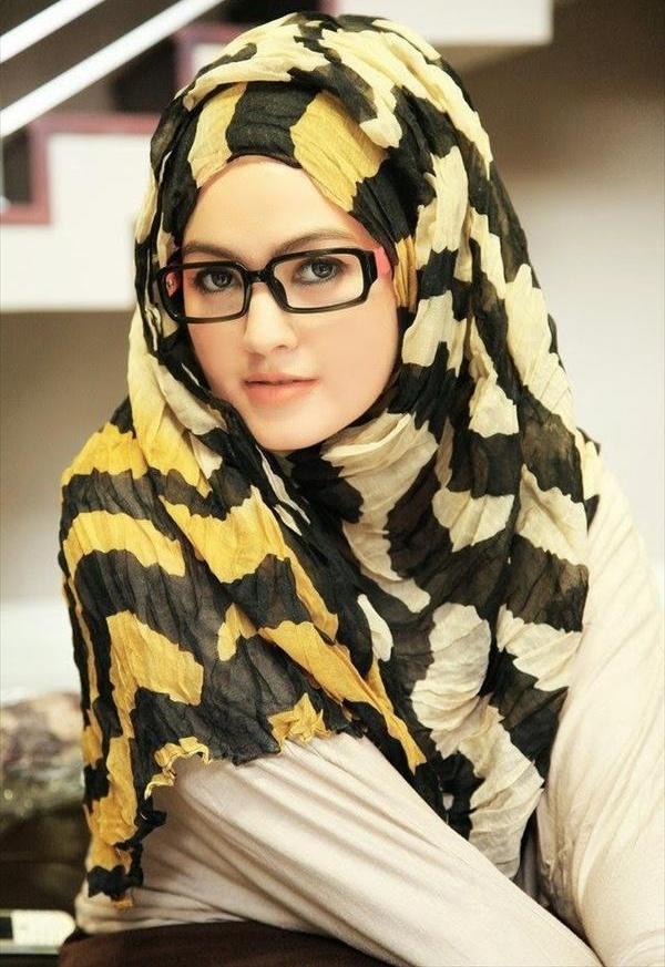 Latest Hijab Style DesignTrends & Tutorial For Girls 2015-2016 with Pictures (33)