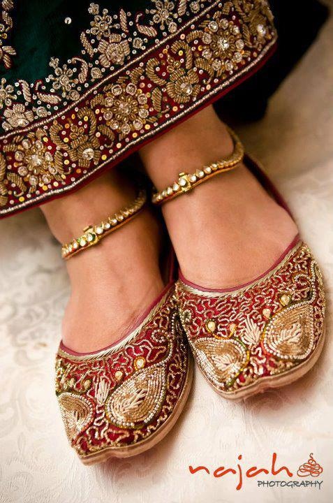 Beautiful Punjabi Khussa Shoes Trends in Asia - Latest Designs  (2)