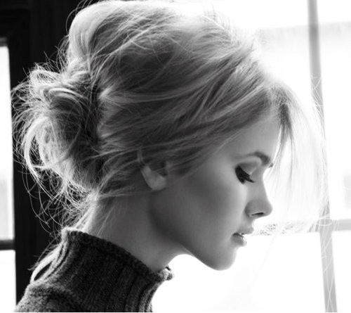 5-Bouffant-Top-with-messy-or-sublte-bun (1)