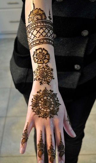 Latest Eid Mehndi Designs for Hands Feet Collection 2015-201 (15)