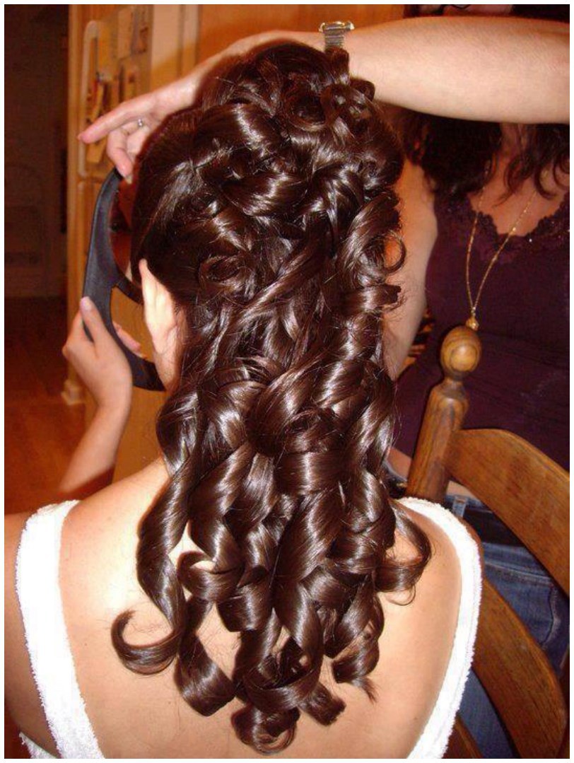 Curly Long Hairs Hairstyles for Winter Fall (1)