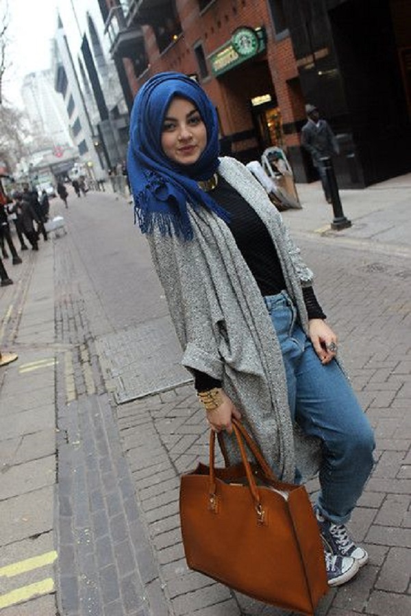 Latest Women Casual Hijab Styles with Jeans Trends 2019 ...