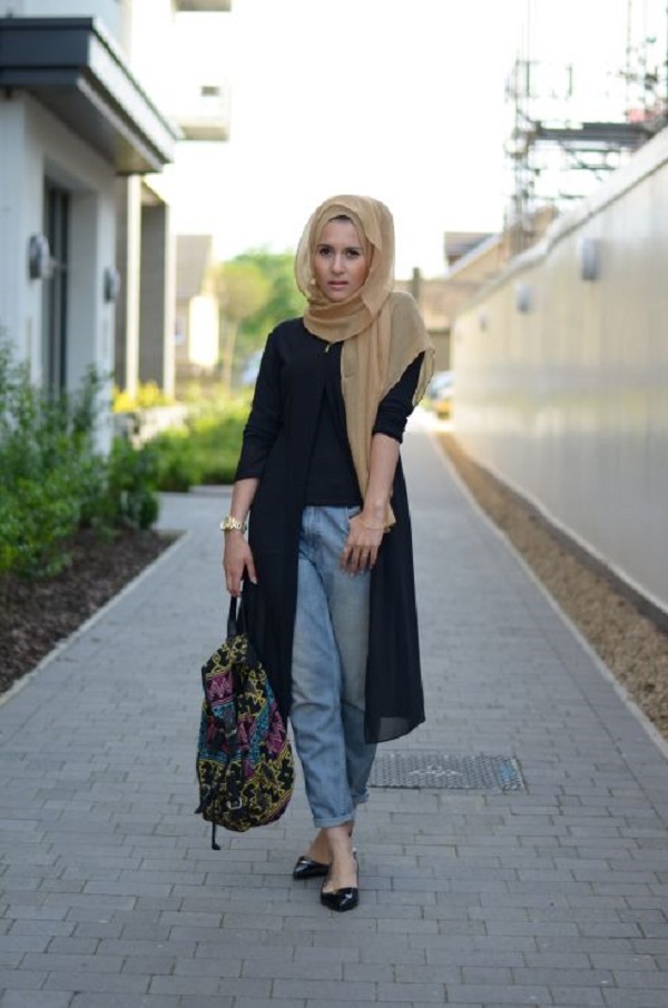 Latest Women Casual Hijab Styles with Jeans Trends 2019 - Galstyles.com