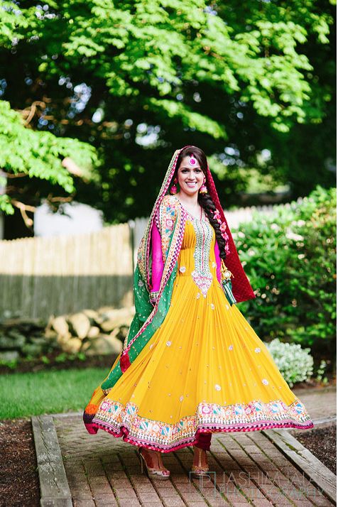 Best & Latest Bridal Mehndi Dresses Designs Collection 2020