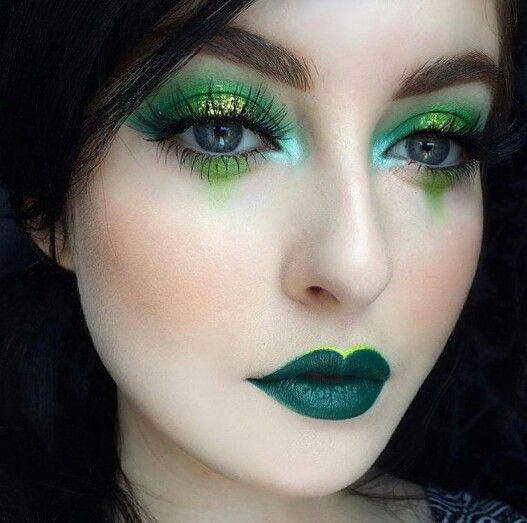 burst-of-green-christmas-makeup-4