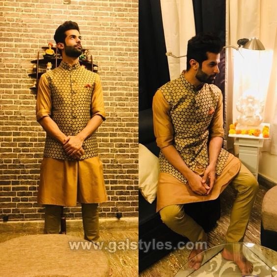 groom mehndi dress 2019