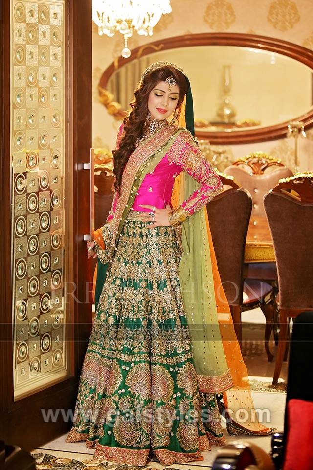 mehndi lehnga style